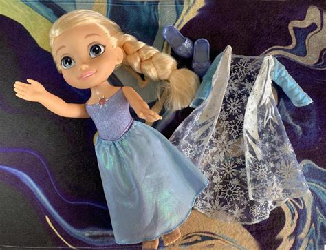 Disney Frozen Northern Lights Elsa Singing Doll Lights Up Hobbies