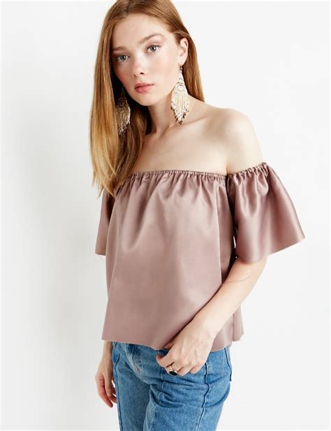 26 Sexy Date Night Tops To Last You Until Fall Wheretoget