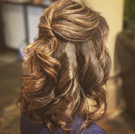Gorgeous Wedding Hairstyles For The Older Women In Your Life