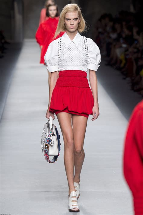 Since 1958 camera nazionale della moda italiana (cnmi) promotes and protects the highest values of italian fashion, in italy and worldwide. Fendi spring/summer 2016 collection - Milan fashion week ...
