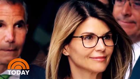 Lori Loughlin Back In Court In College Admissions Scandal Today Youtube