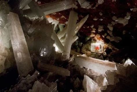 墨西哥巨型水晶洞，到處都是壯觀的發光巨型石柱 Ifuun
