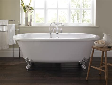 A03061 Traditional Freestanding Roll Top Bath And Feet Image Malvern