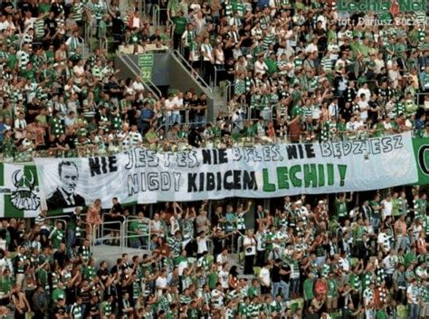 Komentować wydarzeń z bydgoszczy wówczas nie chciał. Kibice w taki sposób pozdrowili Tuska. To trzeba zobaczyć ...