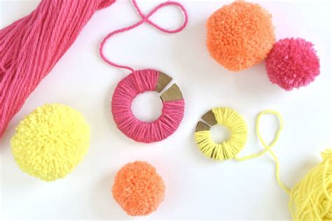 25 Colorful Pom Pom Crafts We Love
