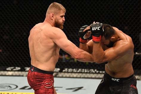 Shouldn't islam's fight be the first of the main card? Jan Blachowicz visualizes Israel Adesanya leg KO at UFC 259