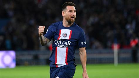 Psgs Lionel Messi Likes Paris Much More Than Barcelona