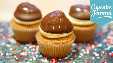 In mixer, cream butter and sugar together 4 mins, add sour cream and vanilla extract and mix. Boston Cream Pie Cupcakes AND Crème Pâtissière Recipe ...