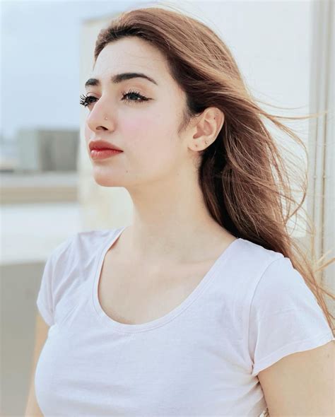 Latest Beautiful Pictures Of Actress Nawal Saeed Reviewitpk