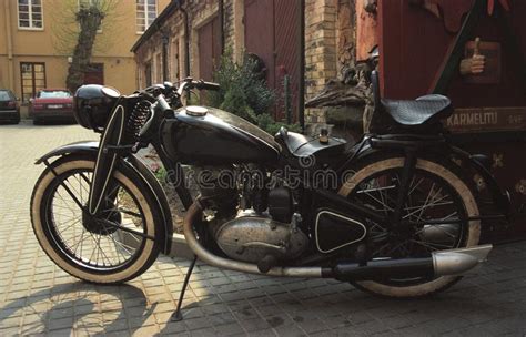 Moto Soviética Del Vintage Parqueada Fotografía Editorial Imagen De