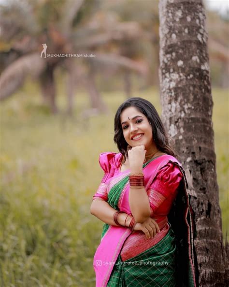 Serial Actress Amrutha Nair New Onam Special Clicks Goes Viral