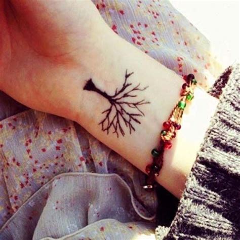 Küçük bilek dövmeleri sevimli küçük dövmeler la tattoo bilek dövmesi güzel dövmeler küçük dövmeler ilham veren alıntılar. ağaç dövmesi bilek tree tattoo on wrist | Mini tattoos, Dövmeli kadın, Erkek dövmeleri