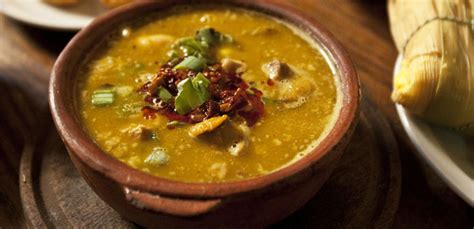 Locro is a hearty thick stew popular all over south america, and is a classic ecuadorian dish. Terminá el 25 de mayo con un locro casero | Bacanal