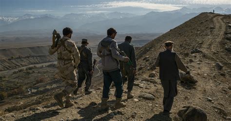 In Tangled Afghan War A Thin Line Of Defense Against Isis The New York Times