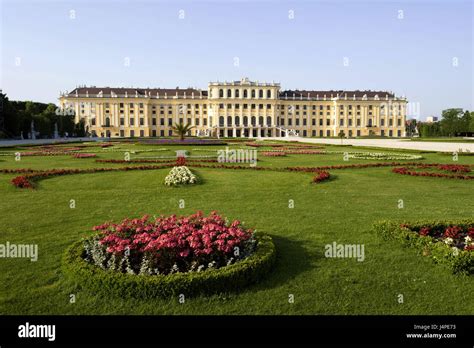 Austria Vienna Castle Schönbrunn Stock Photo Alamy