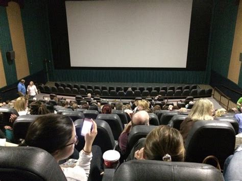 Wrong turn (2021) movie trailer: Regal Phillips Place Stadium Cinemas in Charlotte, NC ...