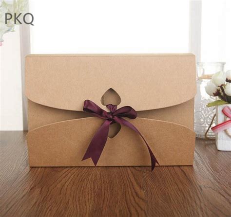 The most common large kraft boxes material is paper. 2018 New Bow Ribbon Large Kraft paper box Packaging Paper ...