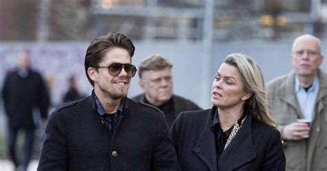 Houd alle vrouwen én mannen in bedwang hier in hilversum, want andré hazes is te gast bij de 538 ochtendshow! André Hazes vergezelt zijn nieuwe vriendin Bridget naar de ...