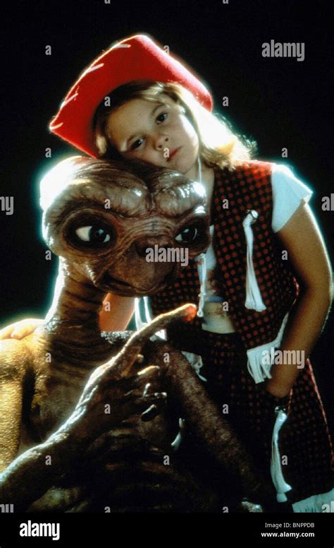 Drew Barrymore And Alien Et The Extra Terrestrial 1982 Stock Photo
