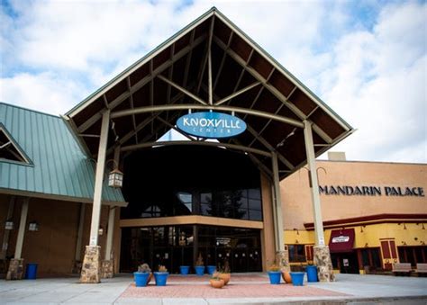 Knoxville Center Mall, aka East Towne Mall, closes as walkers take last lap