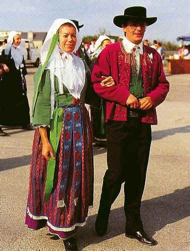 Plougastel Daoulas Costume Traditionnel Costume Coiffe Bretonne