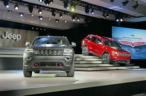 2017 Jeep Grand Cherokee Adds Trailhawk Updates Summit Packages