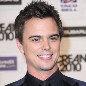 Darin began his acting career at a theater program in his high school. Darin Brooks's Biography, Age, Height, Body, Bio data ...