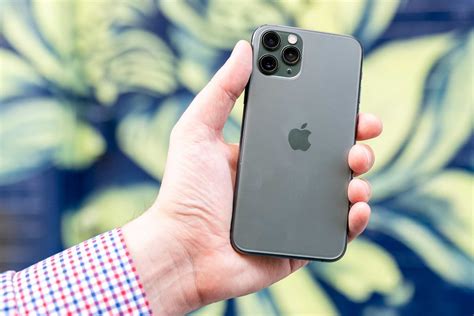 Almost a year later, 11 pro or 11 pro max? The iPhone 11 Pro Max review - HoustonChronicle.com