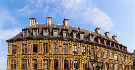 646 ferienwohnungen und hotels jetzt verfügbar. Grand Place In Lille Frankreich Stock Abbildung ...