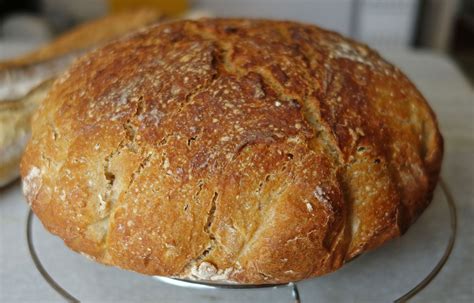 Living the life in Saint-Aignan Une boule de pain complet