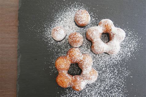 What's not to love about a chewy ring of mochi deep fried and sugar glazed? Mochi doughnuts - Pon de Rings | Recipe (With images ...