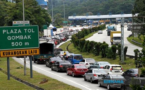 Return to village) is a malay term for the massive exodus during festive seasons such as hari raya aidilfitri , deepavali and chinese new year in malaysia, singapore and brunei. Rentas negeri balik kampung, jangan menyesal kemudian hari