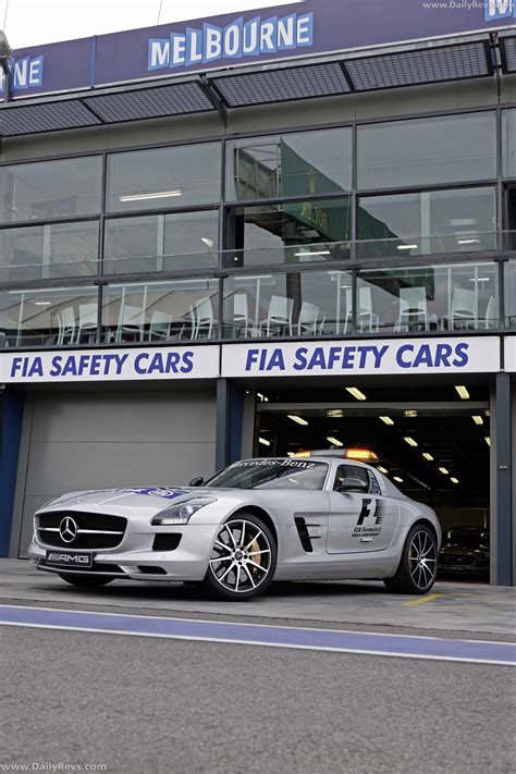 Until 1997 there was no permanent safety car. 2013 Mercedes-Benz SLS AMG GT F1 Safety Car - Dailyrevs