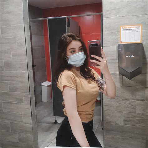 Jade Anh's Viral Instagram Moments