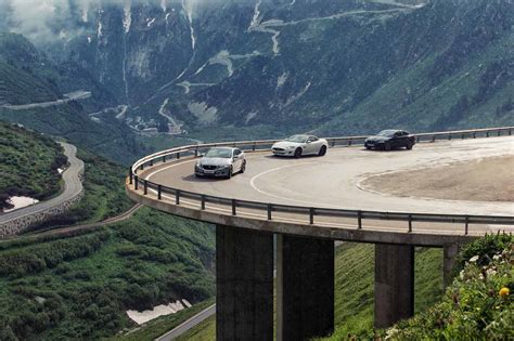 Top 25 Scenic International Roads To Drive Around The World