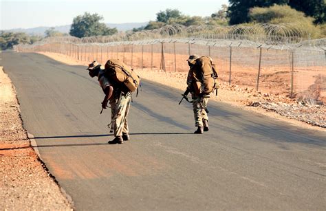 At Least 15 Dead In Delays At South Africa Zimbabwe Border Tv News