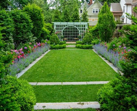 Create your own outdoor space with this easy. 16+ Square Garden Designs, Ideas | Design Trends - Premium ...