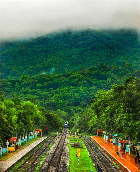 Karwar Railway Station Close To Nature 🏞️🚂 ⬇️ ⬇️ ⬇️ ⬇️ Karwar Is A