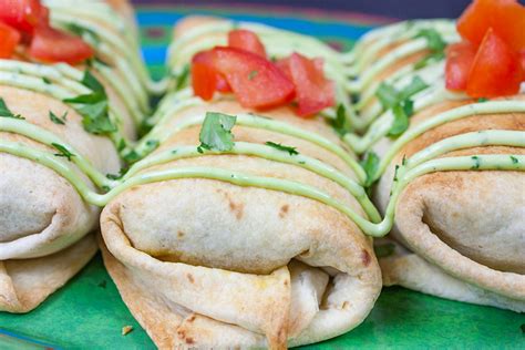 Chicken in creamy poblano sauce (or pollo en crema de chile poblano) is a delicious mexican food recipe that will make you beg for seconds. Baked Chicken Chimichangas - Don't Sweat The Recipe