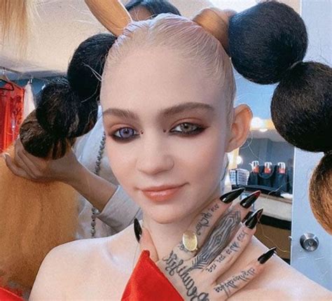 Claire elise boucher (born march 17th, 1988), better known by her stage persona and character grimes, is a canadian singer, songwriter, musician, producer, artist and music video director. Grimes:Birth, Age, Height, weight,Net worth ,Affairs ...