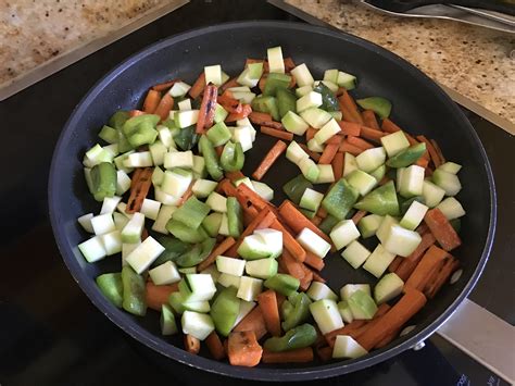 Poêlée de légumes carottes poivrons courgettes olives SoRoseBonbons