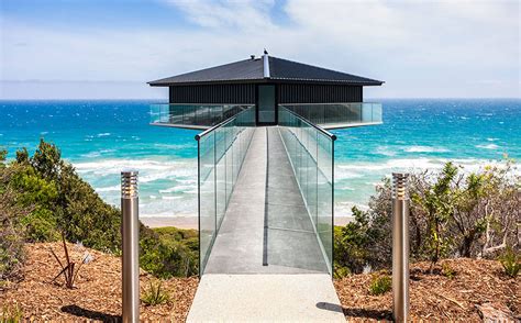 This Brilliant Beach House Seems To Float Above The Sea In Australia