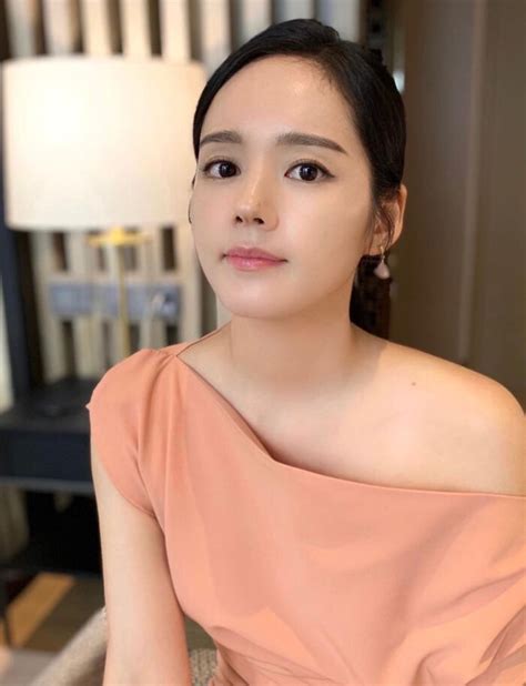 Is She Really In Her Late 30s Han Ga In Boasts Her Everlasting Beauty