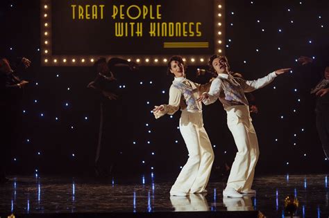 Mv Treat People With Kindness จาก Harry Styles The Noize