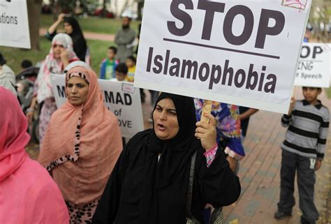 Muslim Women Bear The Brunt Of Islamophobic Violence Dutch Report Egyptian Streets