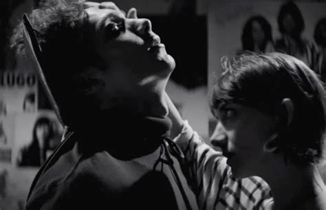 A Girl Walks Home Alone At Night 2014 Los Vampiros De Ana Lily Amirpour Las Mejores