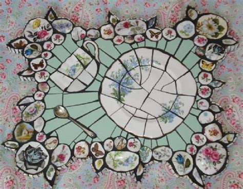 Broken Plate Mosaic Instead Of Wall Hanging Might Try Making A Hot
