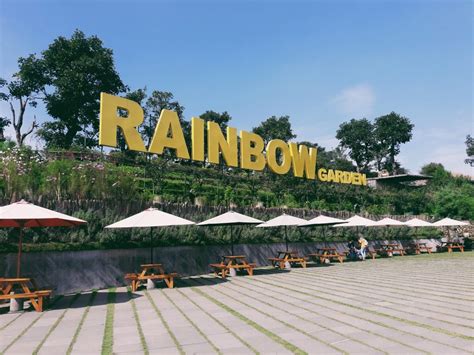 Kita akan bahas lengkap dalam artikel ini. Balibu Rumah Makan Khas Sunda Kabupaten Bandung Barat Jawa Barat - Sekitar Rumah