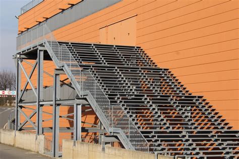 Beli jam dinding berkualitas harga murah august 2021 di tokopedia! Gambar : kayu, atap, dinding, balok, konstruksi, logam ...