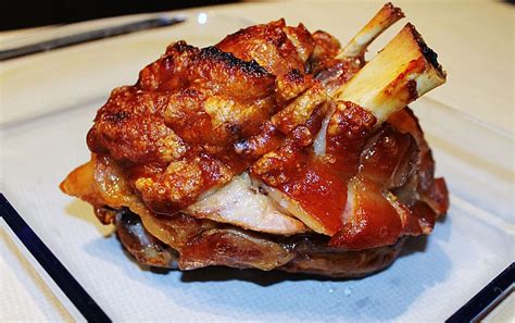 Knusprig gebratene Schweinshaxen Rezept Rezepte